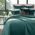 Colcha Botteh Veludo Matelassada Azul Persa – Queen
